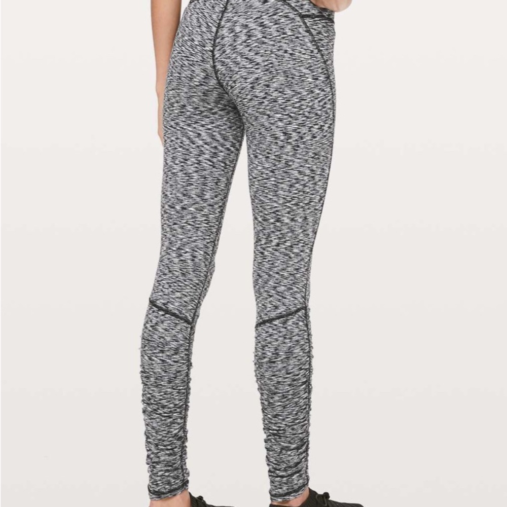 Lululemon Ready To Rulu Tight *28"
Spaced Out Space Dye Black White size 6